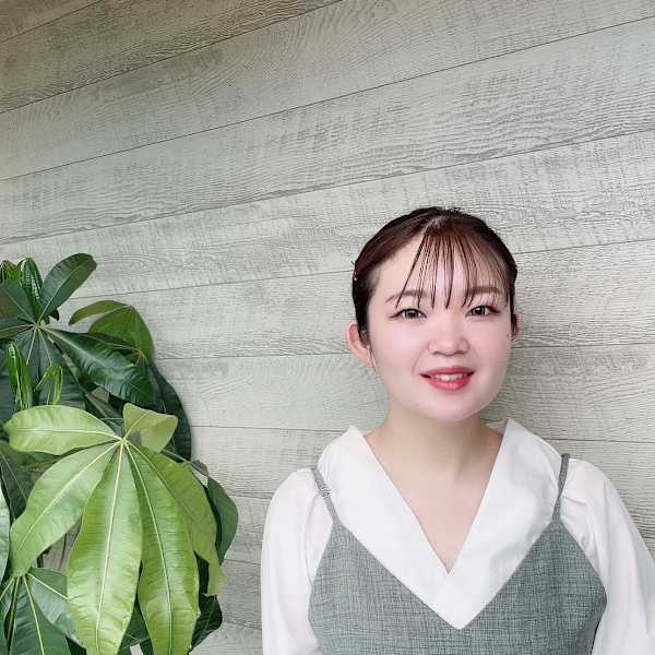 TRIBECA smart salon【トライベッカ スマートサロン】のスタッフ紹介。小松崎 彩音