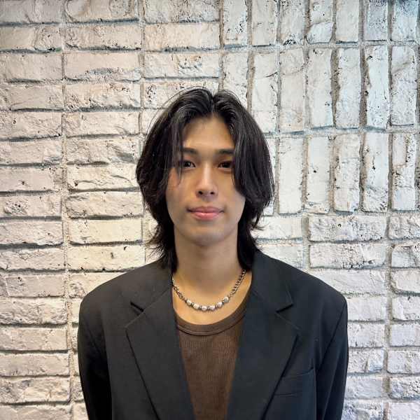 Lusso libera 池袋店【ルッソリベラ イケブクロテン】のスタッフ紹介。松元 悠真
