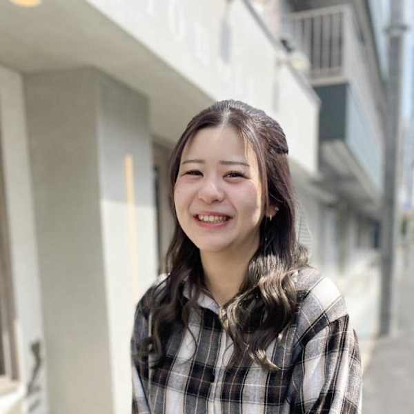 Lolonois 豊中【ロロネー トヨナカ】のスタッフ紹介。荒木 梓
