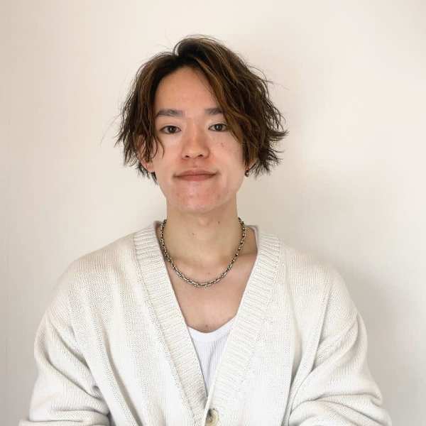 全席個室美容室 Zina 船橋南口 髪質改善&トリートメント【ゼンセキコシツビヨウシツ ジーナ フナバシミナミグチ】のスタッフ紹介。小林 海斗