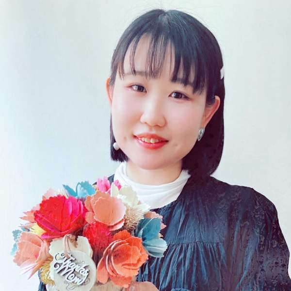 hair+resort bouquet【ヘアリゾートブーケ】のスタッフ紹介。土井 恵利花
