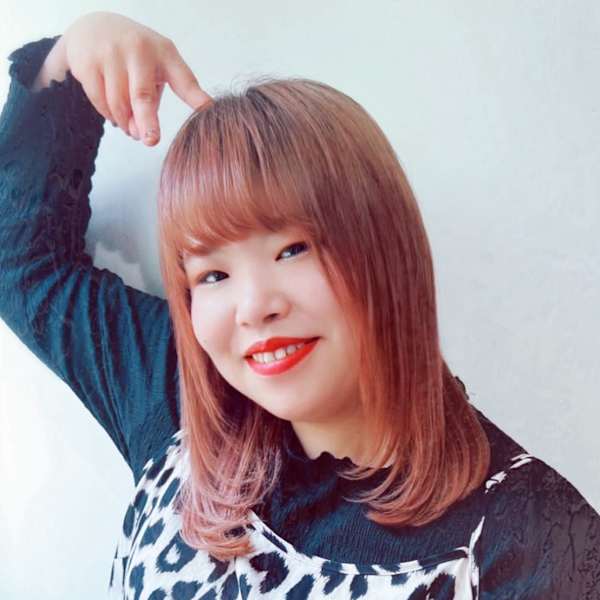 hair+resort valentine【ヘアリゾートバレンタイン】のスタッフ紹介。高木 莉子