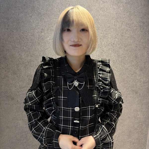 【全席半個室サロン】Natural 新宿店 髪質改善&ヘッドスパ【ゼンセキハンコシツサロンナチュラルシンジュクテン カミシツカイゼンヘッドスパ】のスタッフ紹介。鬼頭 茉衣子