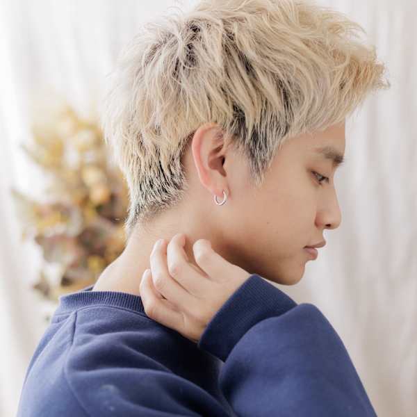 外国人風フェザーパーマスパイキーショート　ブリーチデザイン|COVER HAIR bliss 【カバー ヘア ブリス】川口/ららテラス川口東口駅前店