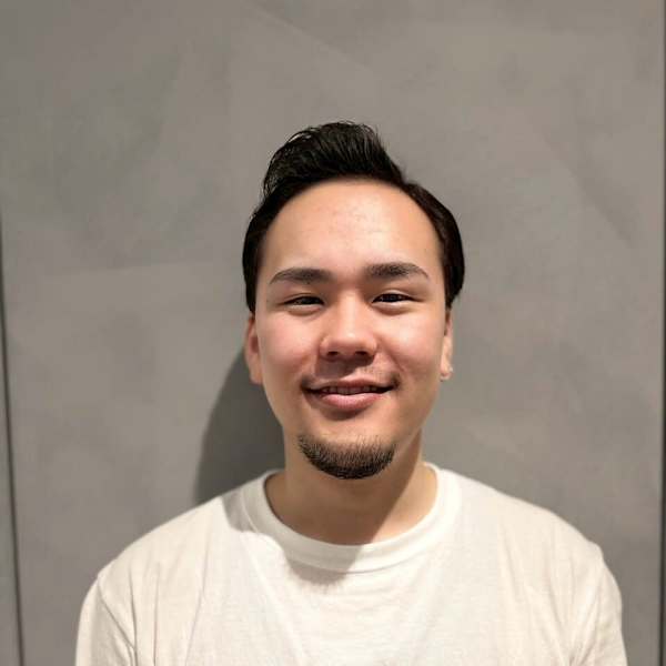 ヘアリゾート粋 tujuh 池袋東口店【ヘアリゾートスイトゥジュイケブクロヒガシグチテン】のスタッフ紹介。朽木 星冴