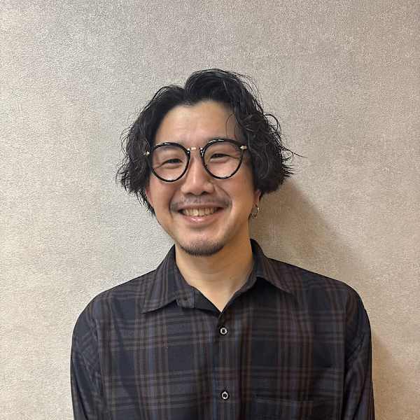 3uniQ hair【スリーユニークヘアー】のスタッフ紹介。松尾 優作