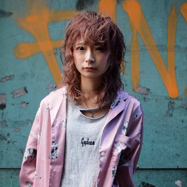 ピンクグレージュの無造作ウルフ ＊|NeF