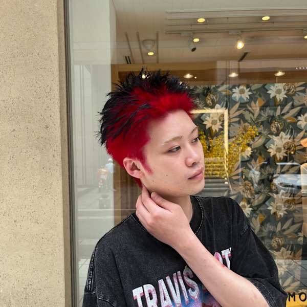 【赤×黒のツートンカラー】エッジの効いた個性派スタイル