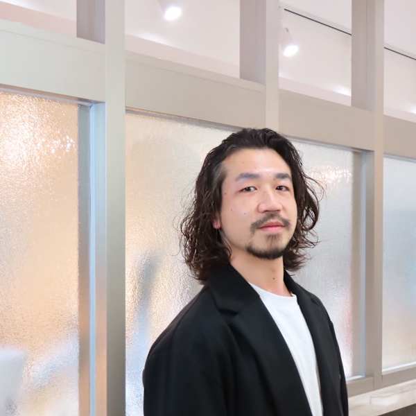 CuCuLa beauty place【ククラ ビューティー プレイス】のスタッフ紹介。鈴木 智也