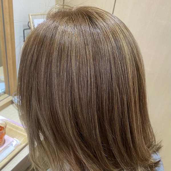 白髪ぼかしハイライト☆ギラつかない透明感