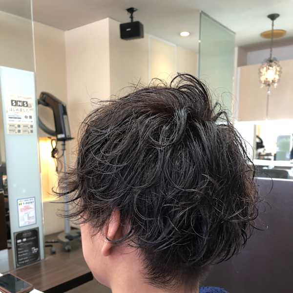 色気漂う無造作パーマ