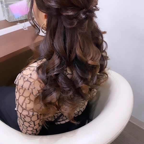 お呼ばれヘア♪華やかハーフアップ