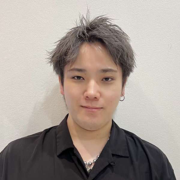 Lond mare 天神大名店【ロンドマーレ テンジンダイミョウテン】のスタッフ紹介。Hiroki 韓国ヘア