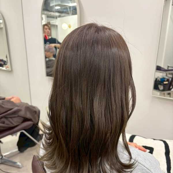 外ハネミディアム&オリーブアッシュカラー/札幌駅ヘアケア特化