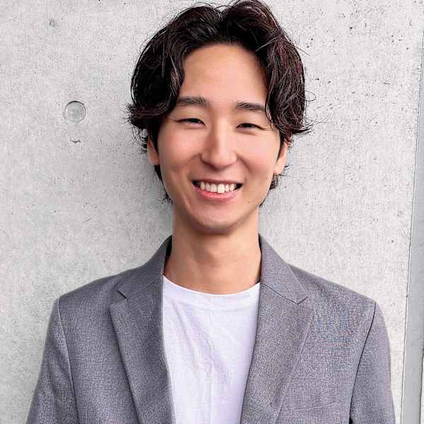 HAIR SALON Dxxxx【ヘアサロン ディーエックス】のスタッフ紹介。KAITO
