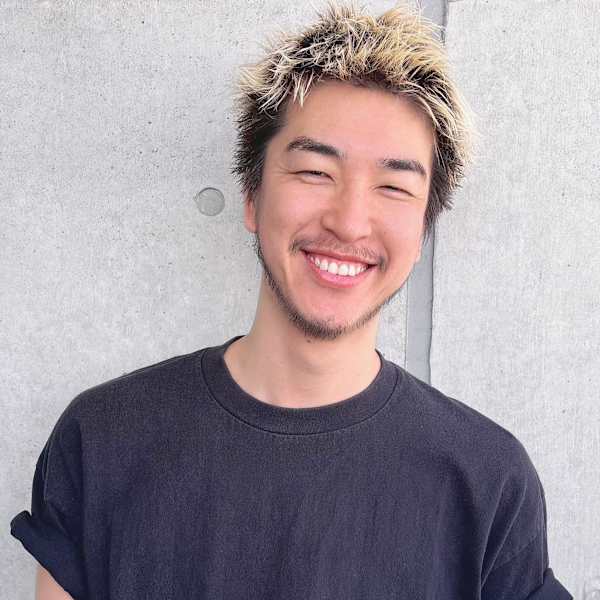 HAIR SALON Dxxxx【ヘアサロン ディーエックス】のスタッフ紹介。KENTA