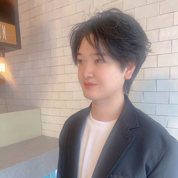 HAIR & MAKE EARTH 大宮駅前店【ヘアメイクアース オオミヤエキマエテン】のスタッフ紹介。村上 陸