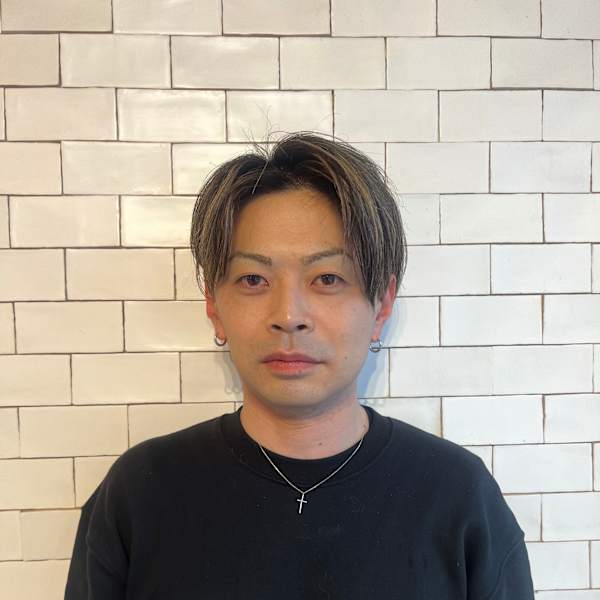HAIR & MAKE EARTH 大宮駅前店【ヘアメイクアース オオミヤエキマエテン】のスタッフ紹介。大内 拓也