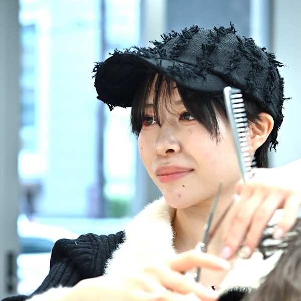 BARBERSHOP涼 池尻店【バーバーショップリョウ イケジリテン】のスタッフ紹介。畠山 楓香