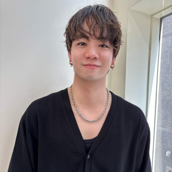 Nelle by green【ネル バイ グリーン】【ネル バイ グリーン】のスタッフ紹介。KOTA