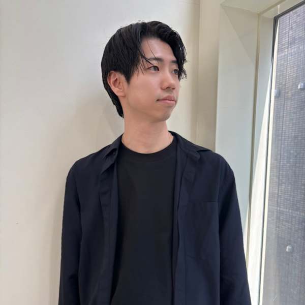 Nelle by green【ネル バイ グリーン】【ネル バイ グリーン】のスタッフ紹介。KENJI