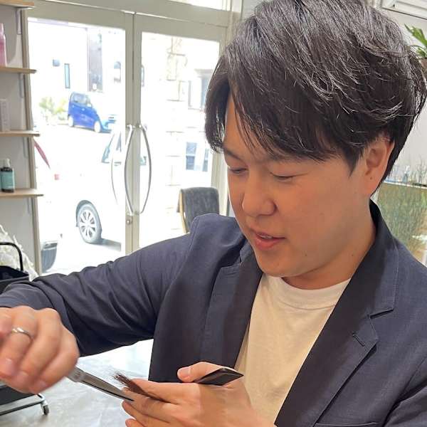 Hair design D. 【ヘアーデザイン ディードット】【ヘアーデザイン ディードット】のスタッフ紹介。柳 裕樹