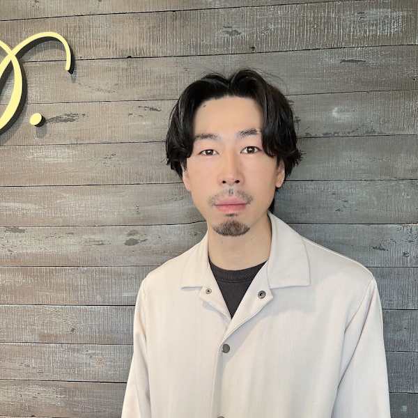 Hair design D. 【ヘアーデザイン ディードット】【ヘアーデザイン ディードット】のスタッフ紹介。我妻 大地