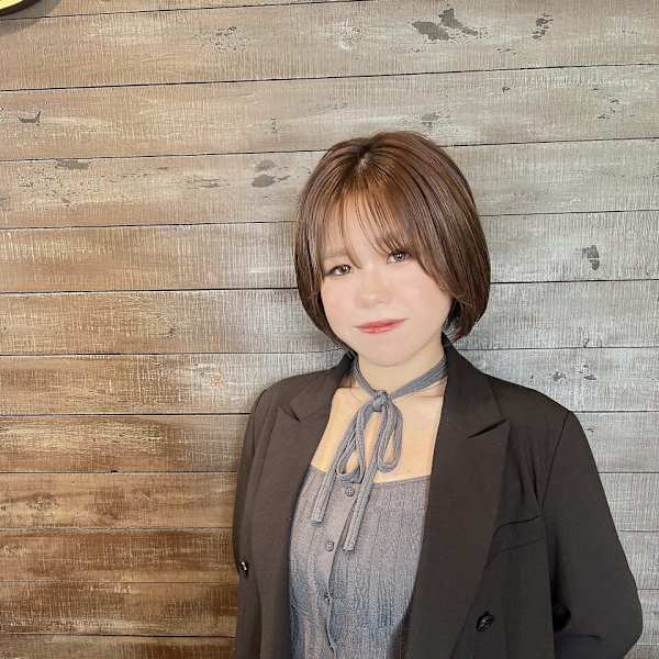 Hair design D. 【ヘアーデザイン ディードット】【ヘアーデザイン ディードット】のスタッフ紹介。高野 莉央