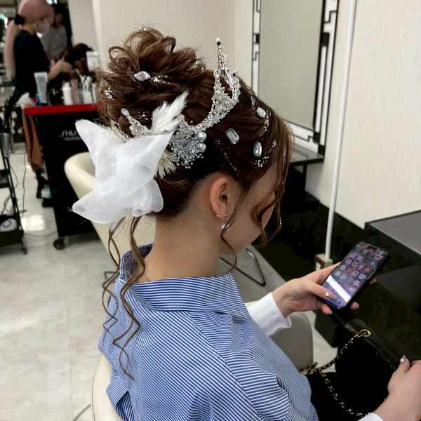 イベントヘア!高めシニヨンスタイル