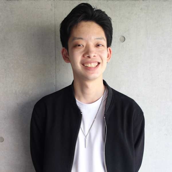 全室完全個室Men's hair salon STELLA【メンズヘアーサロンステラ】のスタッフ紹介。山田一真