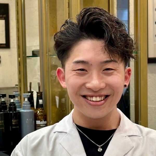 ヒロ銀座 バーバーショップ 札幌本店【HIRO GINZA BARBER SHOP】【ヒロギンザ バーバーショップ サッポロホンテン】のスタッフ紹介。浦田 悠真