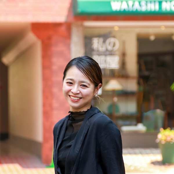個室美容室 ディアローグ 自由が丘Luz店【コシツビヨウシツ ディアローグ ジユウガオカラズテン】のスタッフ紹介。上原 /自由が丘