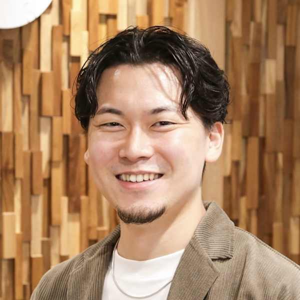 個室美容室 ディアローグ 登戸店【コシツビヨウシツ ディアローグ ノボリトテン】のスタッフ紹介。domon