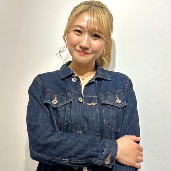 トリート ヘアデザイン八千代緑が丘【トリート ヘアデザインヤチヨミドリガオカ】のスタッフ紹介。鈴木 紅寧