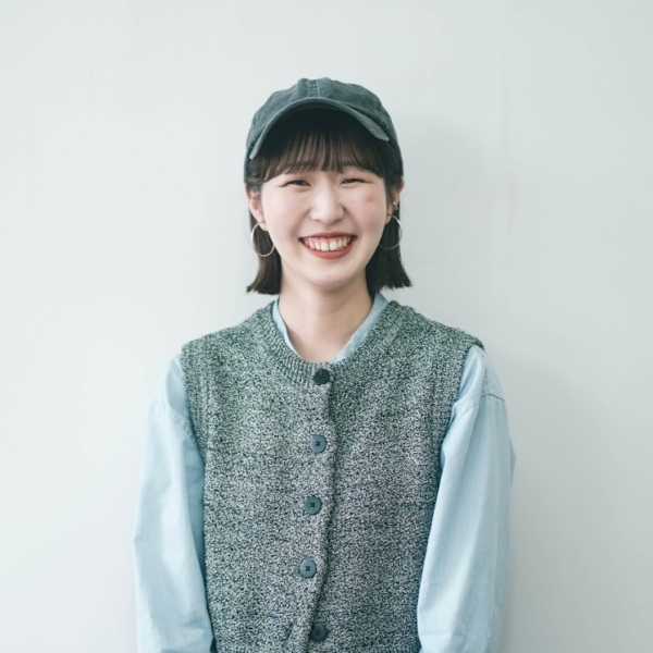 半個室型美容室 Sourire 高城店【ハンコシツガタビヨウシツスーリールタカジョウテン】のスタッフ紹介。戸篠 夢乃