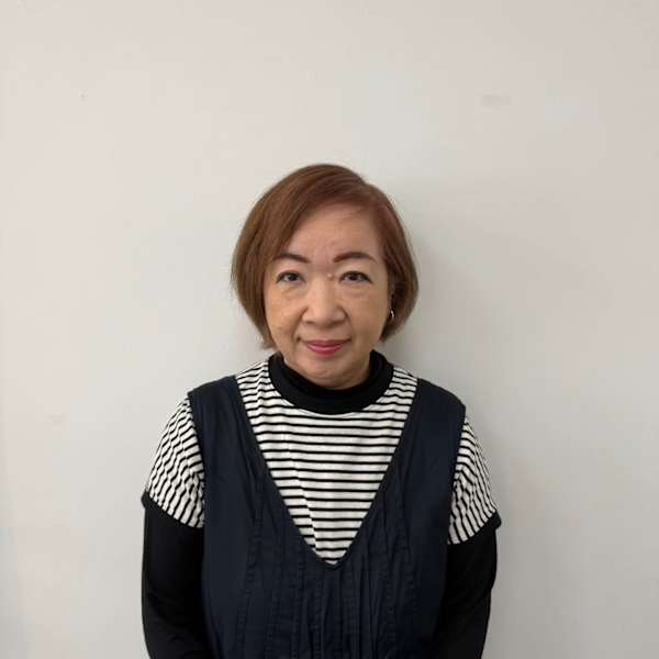 ELLYLONDON 1st.店【エリーロンドンファーストテン】のスタッフ紹介。山内友子（ご指名はお電話のみ受付可能）