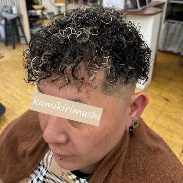 スパイラルパーマ|CUT CLUB 髪切虫