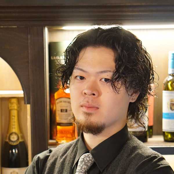 銀座shino【ギンザ シノ】のスタッフ紹介。加藤 海朋
