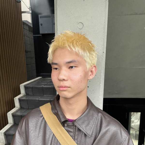 メンズショート/ホワイトブロンド/ブリーチデザイン|ACT 表参道店