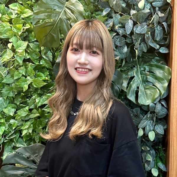 Frames hair&eyelash 大宮店【フレイムスヘアアンドアイラッシュオオミヤテン】のスタッフ紹介。中村 あいり