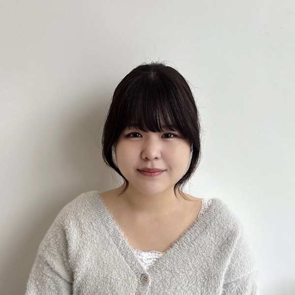 Vis Hair＆Beauty 西新井店【ビス ヘア アンド ビューティー】【ビス ヘアアンドビューティー】のスタッフ紹介。飯塚愛美 「西新井」