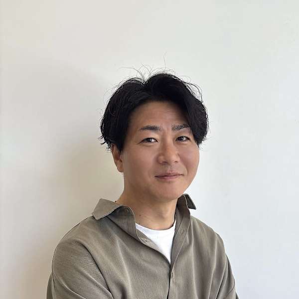 Vis Hair＆Beauty 西新井店【ビス ヘア アンド ビューティー】【ビス ヘアアンドビューティー】のスタッフ紹介。尾城繁明 「西新井」