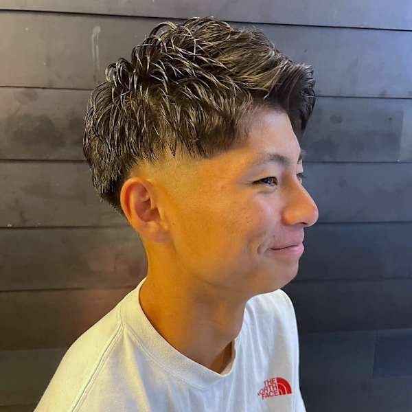 フェードカット ショート ダウンパーマ アップバング