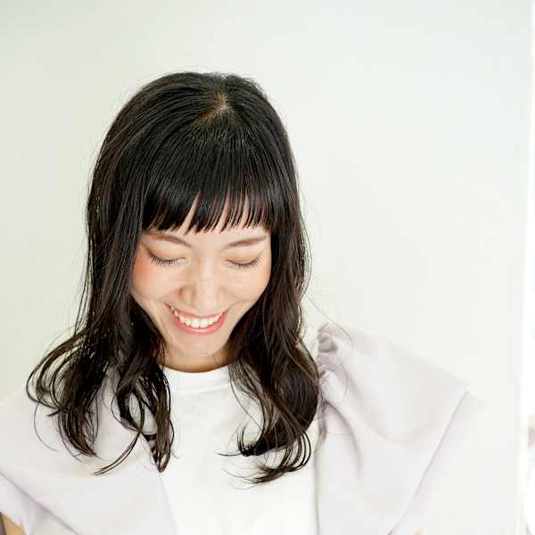 オン眉セミロング