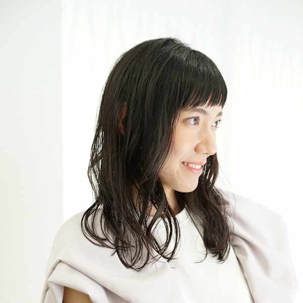 オン眉セミロング