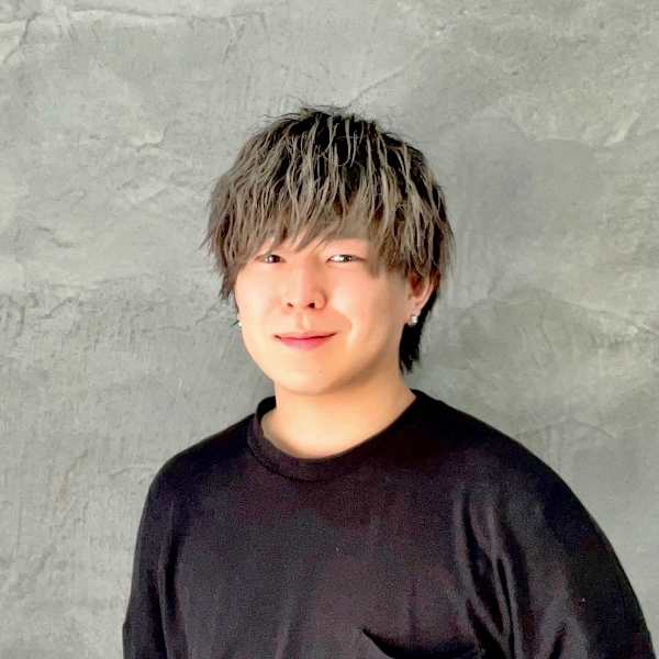 reve【レーヴ】のスタッフ紹介。小嶋 充輝