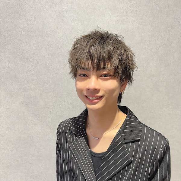 HAIR & MAKE EARTH クロスガーデン川崎店【ヘアメイクアース クロスガーデンカワサキテン】のスタッフ紹介。豆田祐人