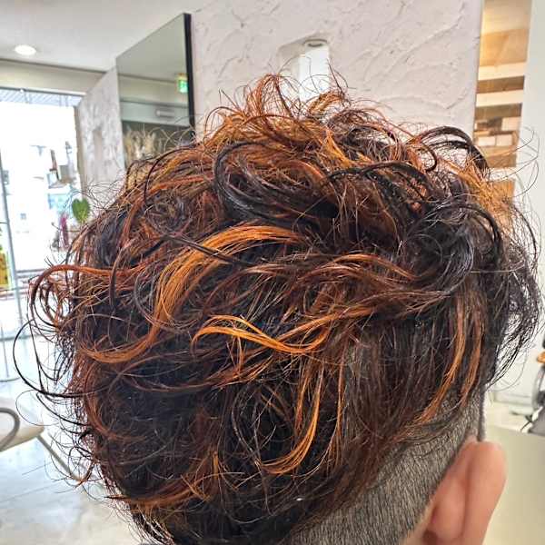 ツイストパーマ×オレンジハイライト