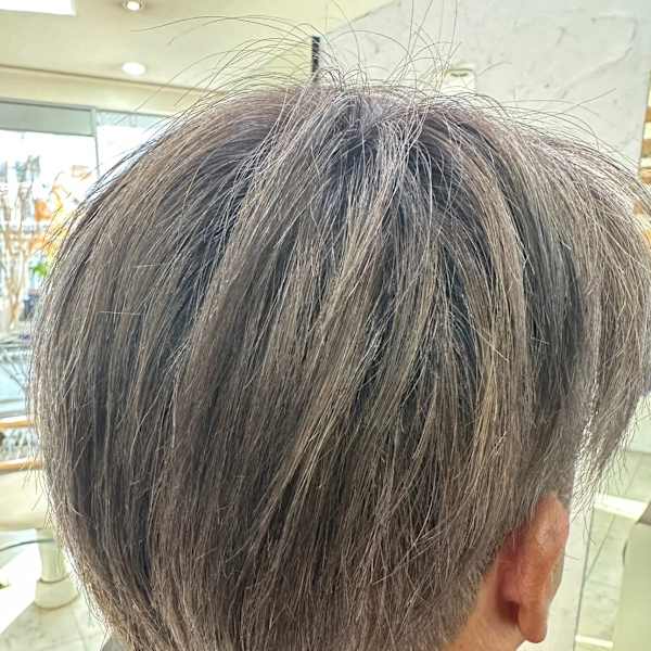 シルバーグレー