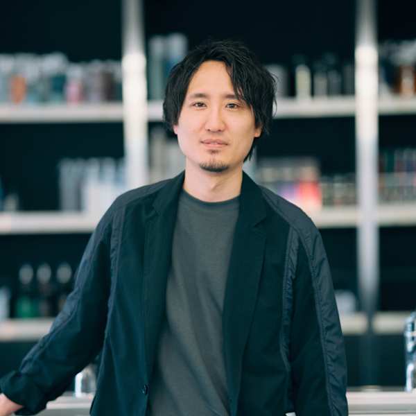 ALL DAY HELLO`S 京都駅前店【オールデイハローズキョウトエキマエテン】のスタッフ紹介。屋根 幹
